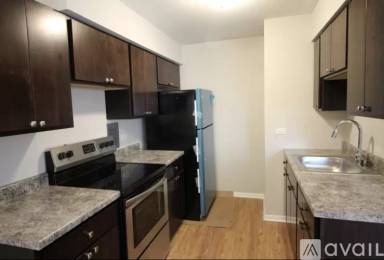 Main picture of 1642 W Morse Ave