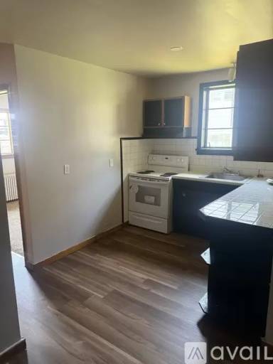Main picture of 41 S Oak St