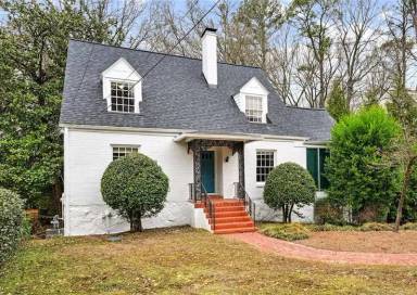Main picture of 2878 N Hills Dr NE