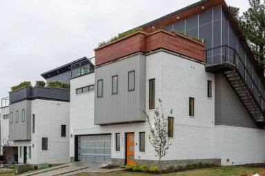 Main picture of 1572 N Desoto Pl