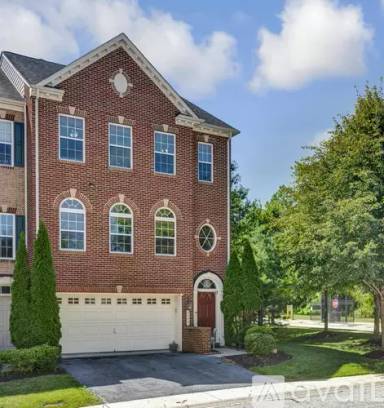 Main picture of 2075 Crescent Moon Ct