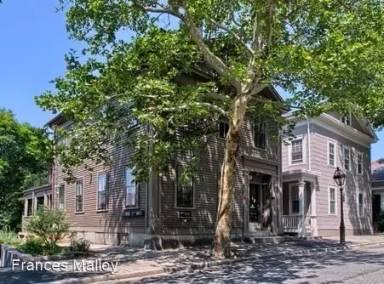 Main picture of 136 Benefit St