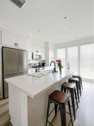Main picture of 641 S Mosaic St