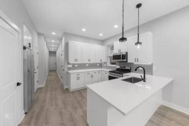 Main picture of 2317 W Taylor St