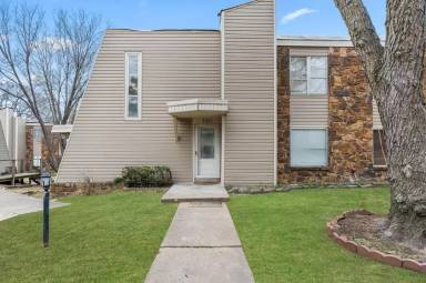 Main picture of 7371 S Yale Ave