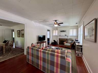 Main picture of 401 North St