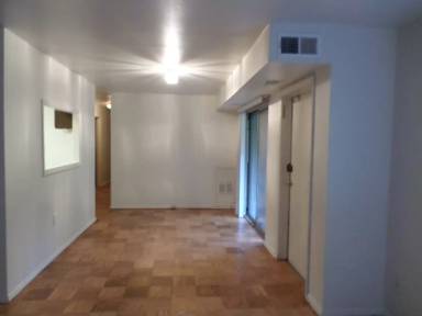 Main picture of Village Square West