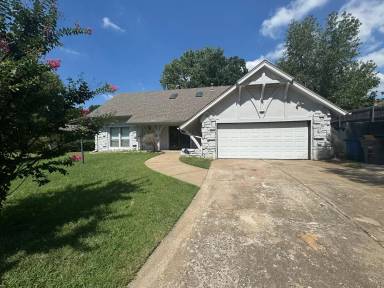 Main picture of 7809 S Joplin Ave