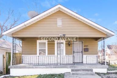 Main picture of 2901 E 61st St