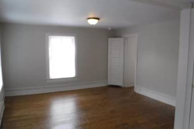 Main picture of 405 E Burgess St