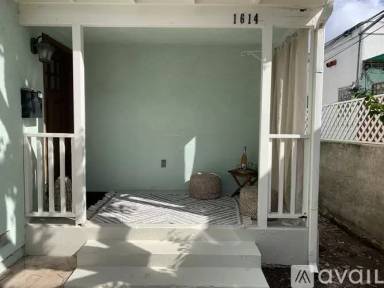 Main picture of 1610 Upas St