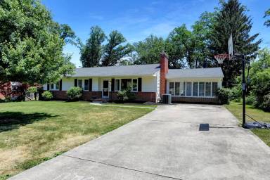 Main picture of 1905 Knollton Rd