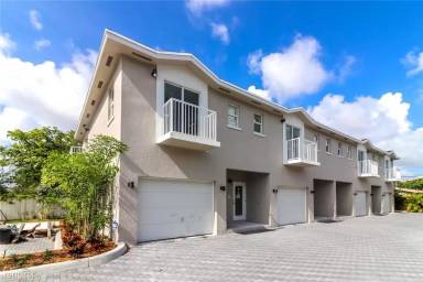 Main picture of 1033 NW 2nd Ave