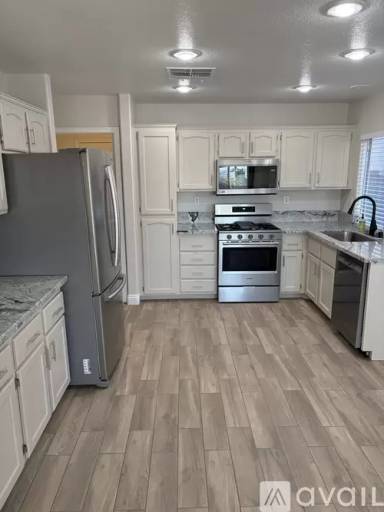 Main picture of 2466 Avenida Cortes