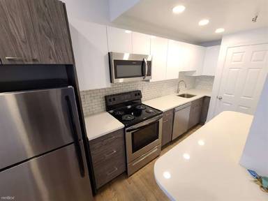 Main picture of 505 Beacon St