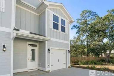 Main picture of 180 Sandhill Pines Dr