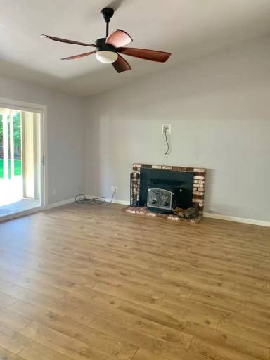Main picture of 820 Lombard Way