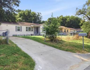 Main picture of 4341 N Iroquois Ave