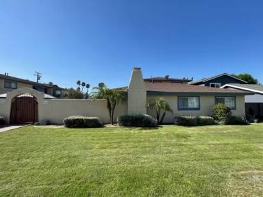 Main picture of 5141 Philadelphia St