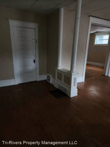 Main picture of 209 S 9th St