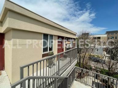 Main picture of 2345 N Clay St