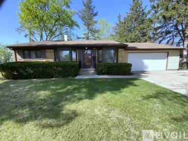 Main picture of 877 Wescott Rd