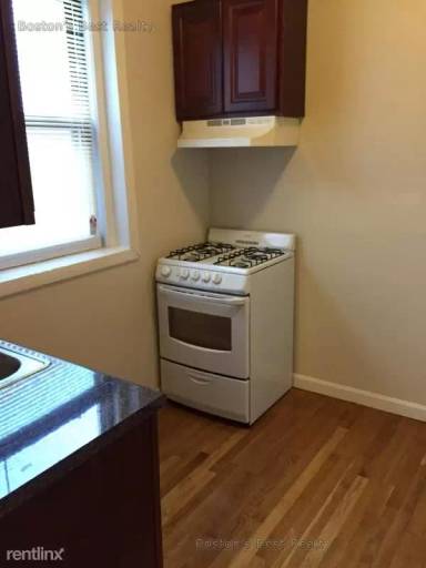 Main picture of 16 Saint Lukes Rd