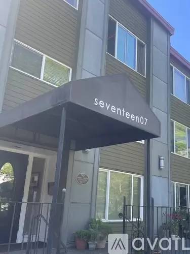 Main picture of 1707 Boylston Ave