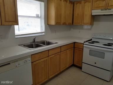 Main picture of 5600 SW 27th St