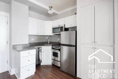 Main picture of 817 W Lakeside Pl