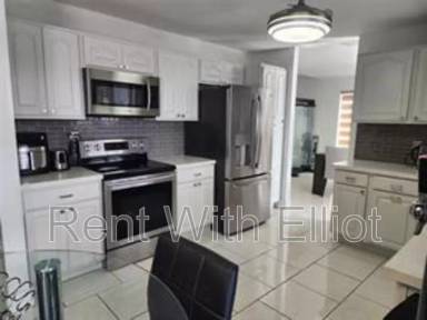 Main picture of 9700 SW 16th Ct