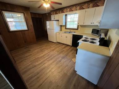 Main picture of 3935 Yokley St