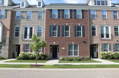 Main picture of 2701 S Spurway Dr