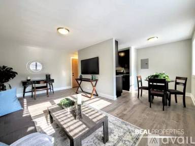 Main picture of 530 W Surf St