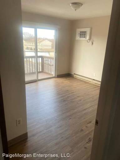 Main picture of 1553 1555 Northampton St