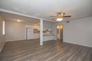 Main picture of 210 Cherrie Ave