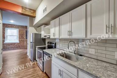 Main picture of 10 Walnut Aly