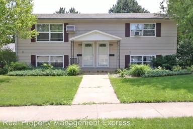 Main picture of 1002 S Blaine Ave