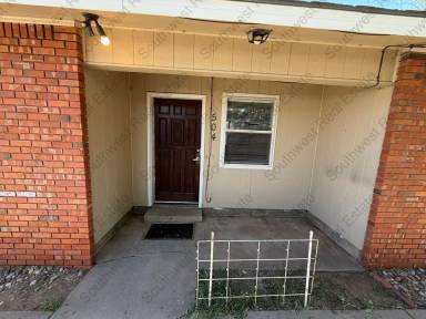 Main picture of 504 N Reid St