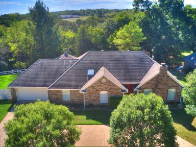 Main picture of 7 Windsor Ct