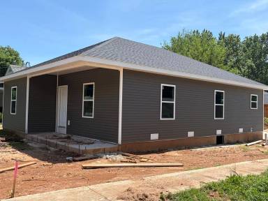 Main picture of 866 W Whiteside St