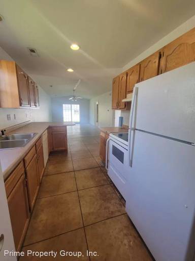 Main picture of 702 N Prospect Ave