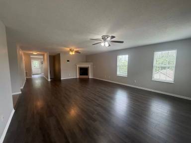 Main picture of 24590 True Dr