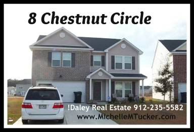 Main picture of 8 Chestnut Cir