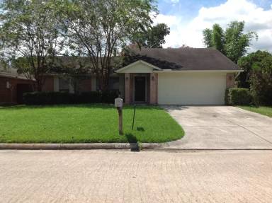 Main picture of 2306 Old Oak Ln