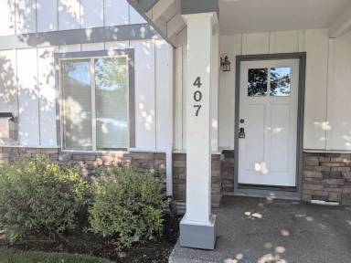 Main picture of 409 NW 25th St
