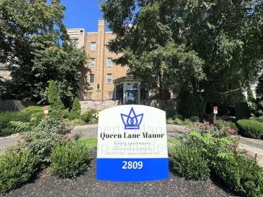 Main picture of 2809 W Queen Ln