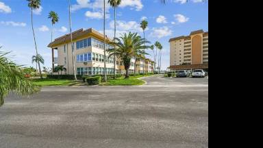 Main picture of 5020 Brittany Dr S