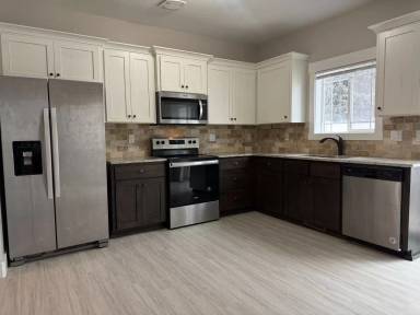 Main picture of 694 S Saturn Ave
