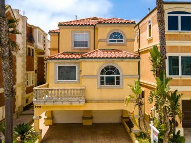 Main picture of 1451 Marine Way